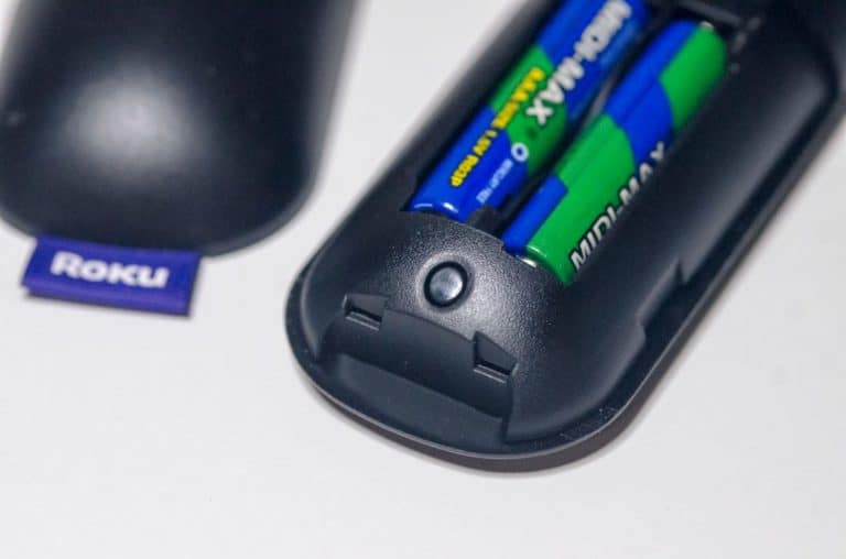 How To Fix Blinking Green Light On Roku Remote in 5 Easy Steps
